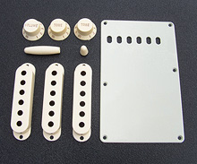 099-1368-000 0991368000 Aged White Fender Stratocaster Accessory Kit